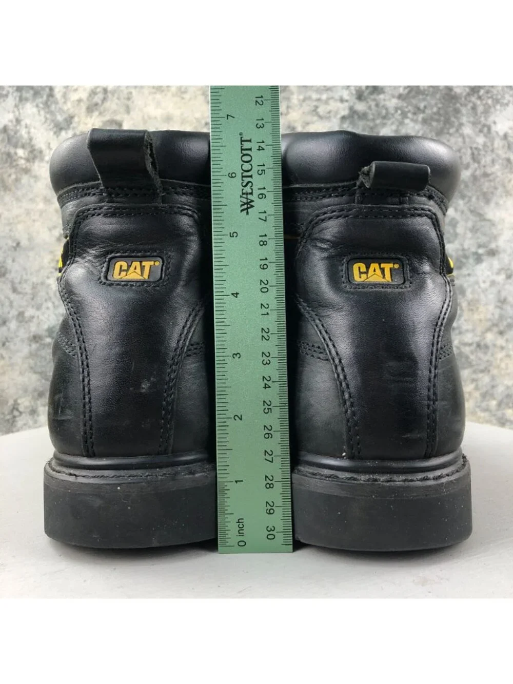 Caterpillar Men's Size 11 Black Leather Soft Toe Lace-Up Oil Resistant Work Boot